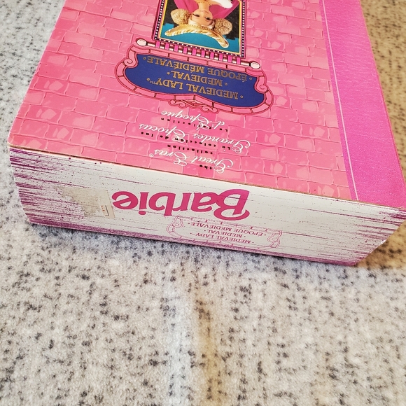 🆕️ Medieval Lady Barbie - Picture 9 of 10